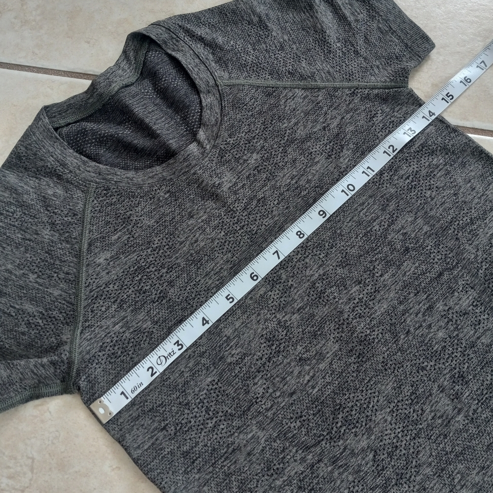 Lululemon Swiftly Short Sleeve 2.0 Crew Variegated Mesh Camo Black/ Grey Sage 6 - Picture 11 of 15